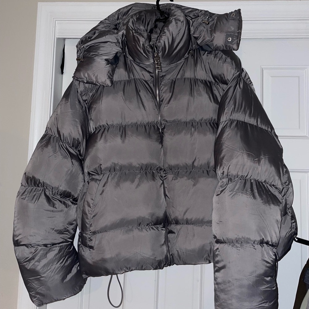 Lowlight studios puffer jacket 
Good condition 

Size S(Fits M)